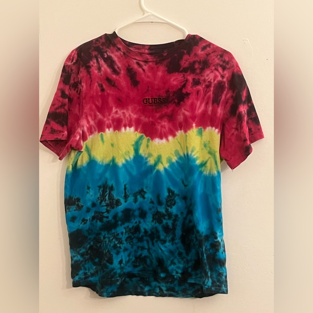 Guess Women’s Retro Tie-dyed colorful tshirt size medium